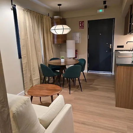 Lhome Triana Apartment *