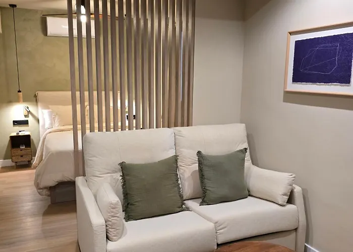 Lhome Triana *